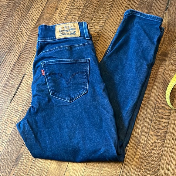 Levi’s 721 High Rise Skinny Jean - Picture 5 of 7